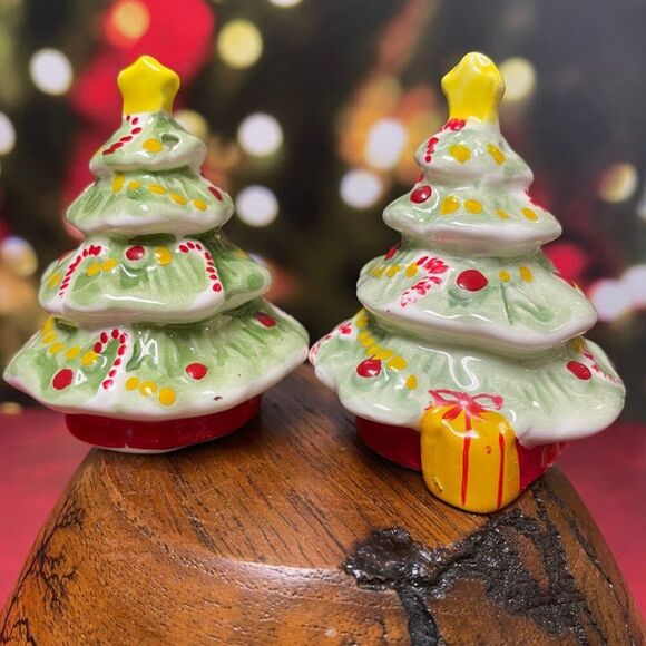 OCI Korea Vintage Christmas Tree Salt & Peppers (1960-1970) Collectible Holiday - Picture 1 of 4